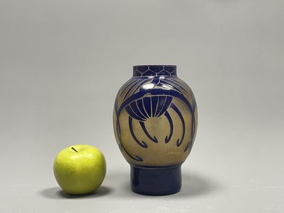 Le Verre Français.
Vase en verrre multicouche...