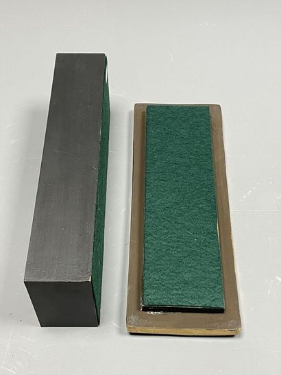 Mithé ESPELT (1923-2020). 
Boite en bois...
