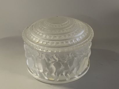 LALIQUE France. 
Candy box 