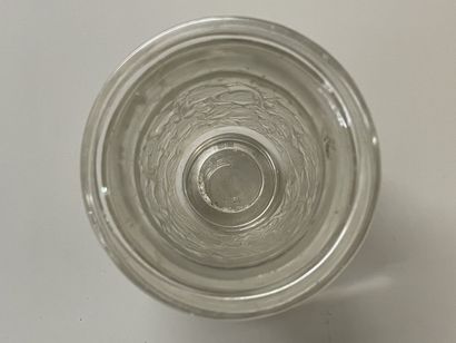 LALIQUE France, 
Vase en cristal soufflé-moulé,...