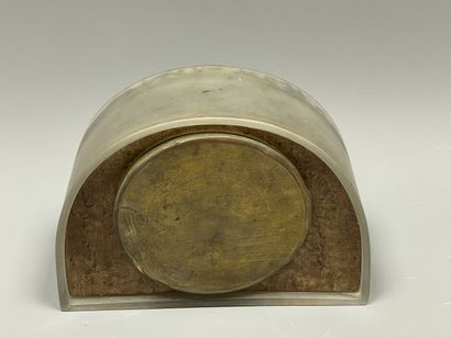 René LALIQUE (1860-1945) pour AT0
Pendule...