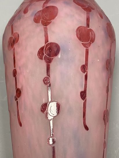 Le Verre Français
Grand vase sur piedouche...