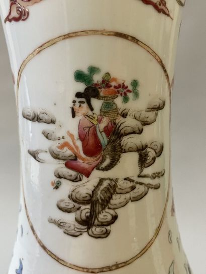 Vase in porcelain of China, pink family,...