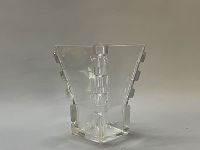 Jean LUCE (1895-1964)
Vase in thick crystal,...