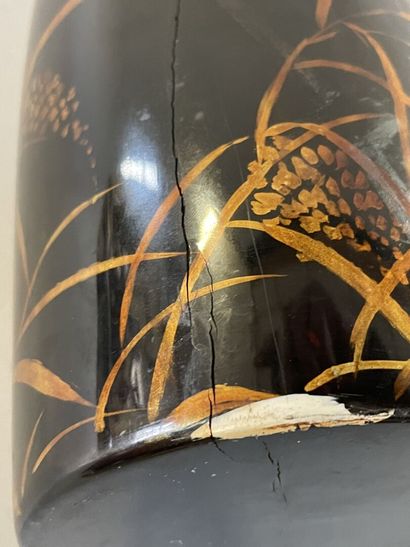 Large vase in lacquered wood and eggshell...