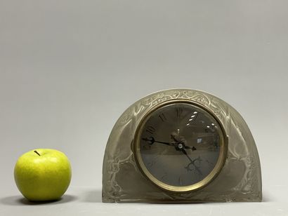 René LALIQUE (1860-1945) pour AT0
Pendule...