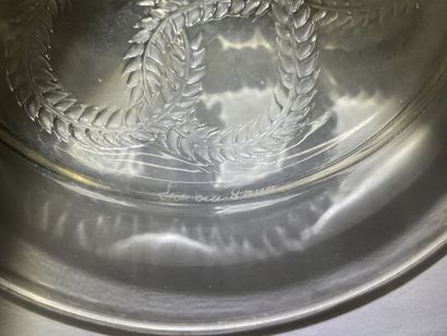 LALIQUE France 
Dessert service with putti...