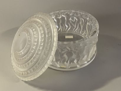 LALIQUE France. 
Candy box 