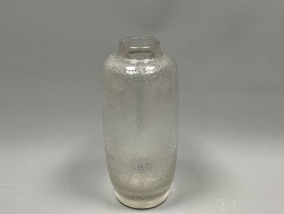 Grand vase oblong en verre bullé.
H: 38 ...