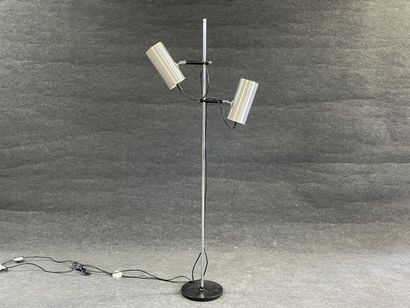 Floor lamp with two adjustable metal spotlights.
1970's...