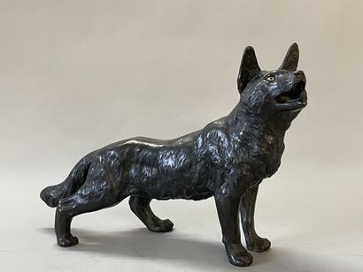 Wolf. 
Sculpture in patinated bronze, 
Japan...
