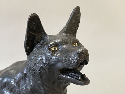 Wolf. 
Sculpture in patinated bronze, 
Japan...