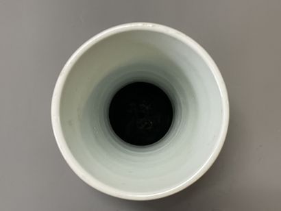 Vase in porcelain of China, pink family,...