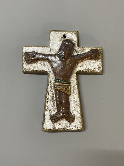 Les ARGONAUTES à VALLAURIS 
Crucifix en céramique...