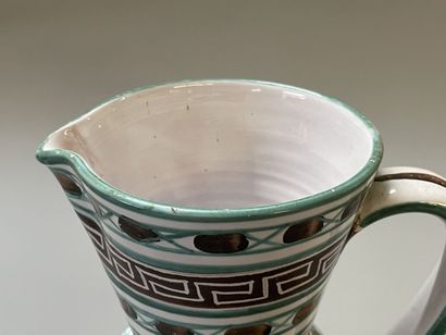 Robert PICAULT (1919-2000)
Pichet en faience...