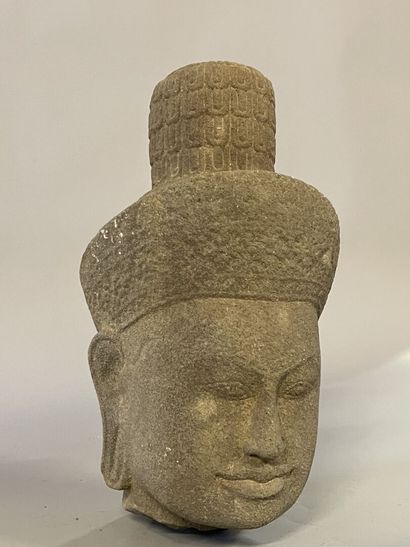 Carved sandstone Buddha head
H. 27 cm. 
