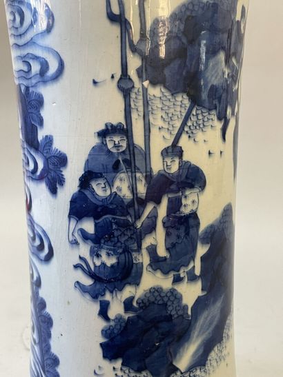 Large porcelain vase of China decorated with...