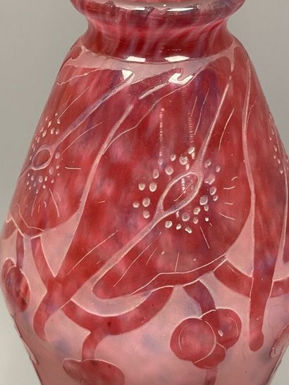 Le Verre Français
Grand vase sur piedouche...