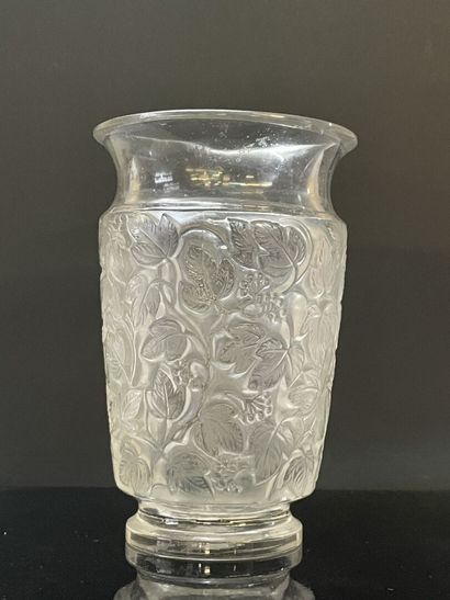LALIQUE France, 
Vase en cristal soufflé-moulé,...