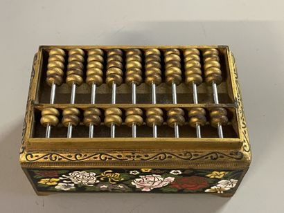 Small box in cloisonné enamel with floral...