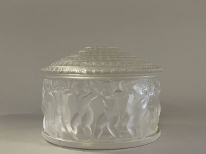 LALIQUE France. 
Candy box 