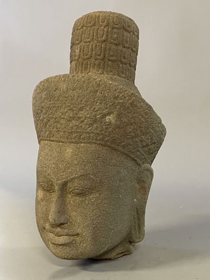 Carved sandstone Buddha head
H. 27 cm. 
