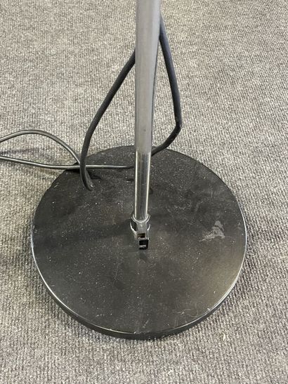Floor lamp with two adjustable metal spotlights.
1970's...