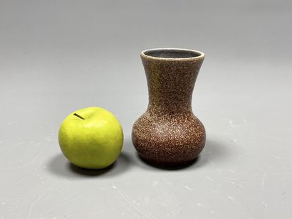 ACCOLAY vase à long col évasé en ceramique...