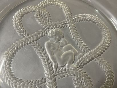 LALIQUE France 
Dessert service with putti...