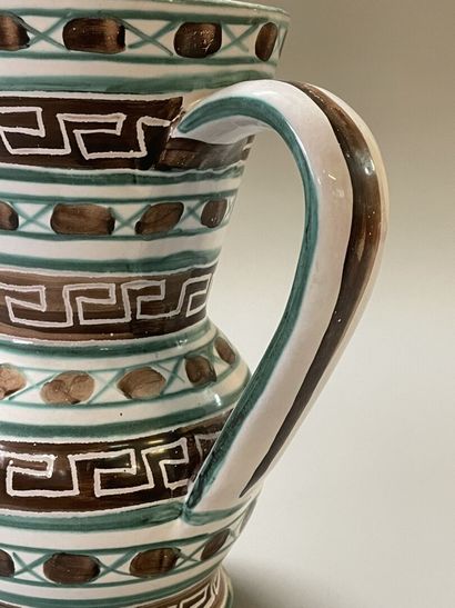 Robert PICAULT (1919-2000)
Pichet en faience...
