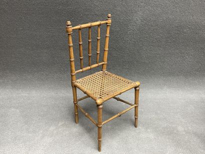 Mobilier de poupée en placage de sycomore...
