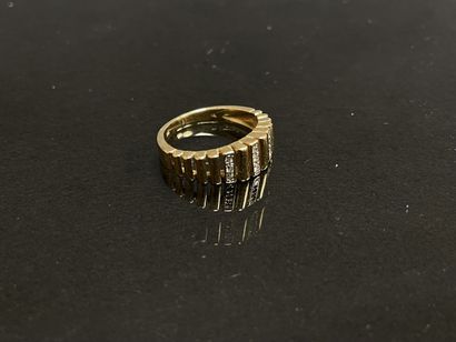 Bague en or, à bandes de diamants.
Or 750°/00.
TDD:...