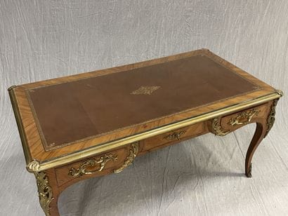 Flat desk in frieze of satin and rosewood,...