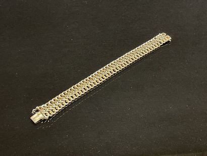 Bracelet manchette en or.
Or 750°/00.
L:...