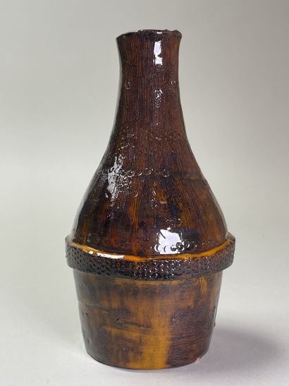 Juliette DEREL (1918-2007) - 
Vase bouteille...