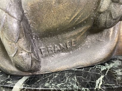Lampe veilleuse en métal parinté et doré...