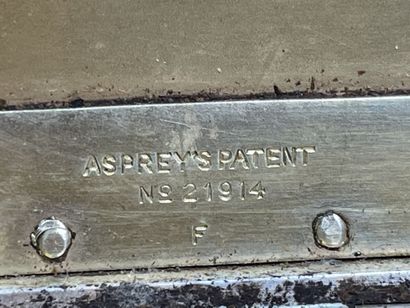 Asprey London - Etui en argent anglais.
Poids:...