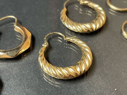 Three pairs of rings in gold 750°/00
D: 14...
