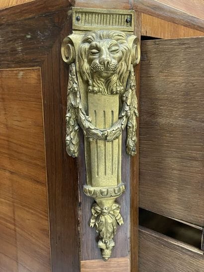 Semainier inlaid with flowers and cubes in...