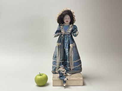 Automate musical figurant une fillette et...