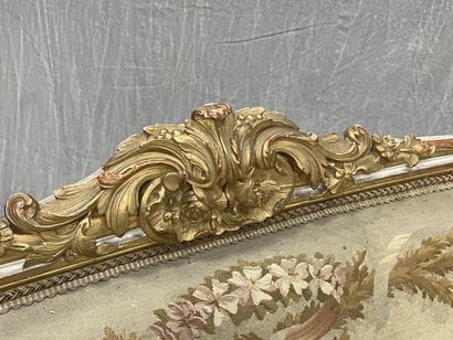 Sofa in wood carved with acanthus, lacquered...