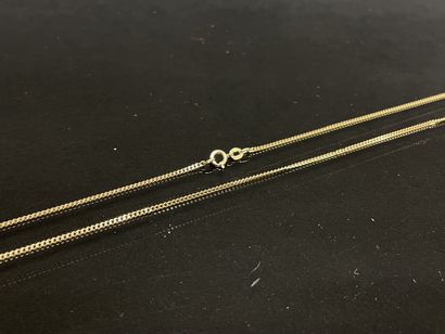 Chaine en or.
Or 750°/00.
L: 66 cm
Poids...