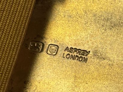 Asprey London - Etui en argent anglais.
Poids:...