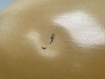 JUMO
Lampe en bakelite noire, bagues cuivrées...