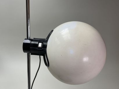 GUZZINI 
Lampe en plastique et métal. 
H....