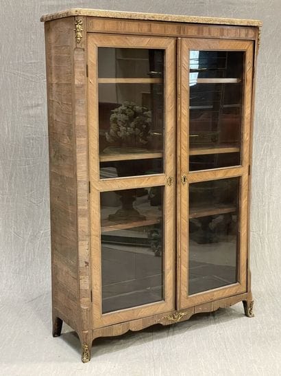 Pair of bookcases in rosewood and satinwood,...