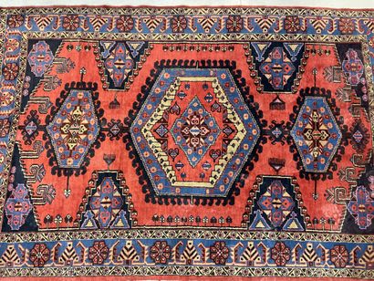 Grand tapis turque en laine
320 x 210 cm....