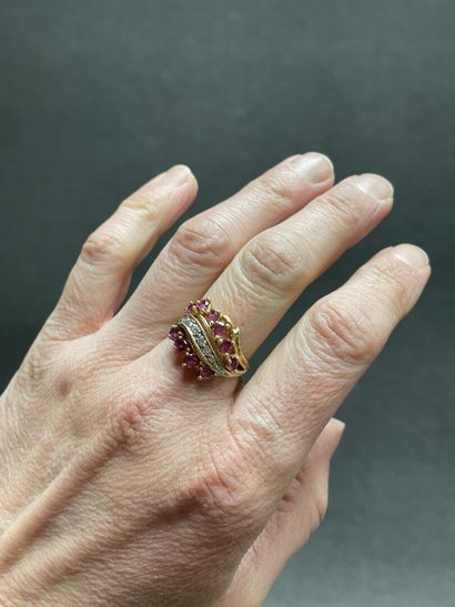 Bague en or 750°/00 serti d'améthystes et...