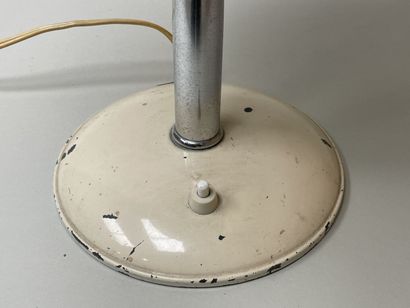 PHILIPS et Christian Louis Kalff. 
lampe...