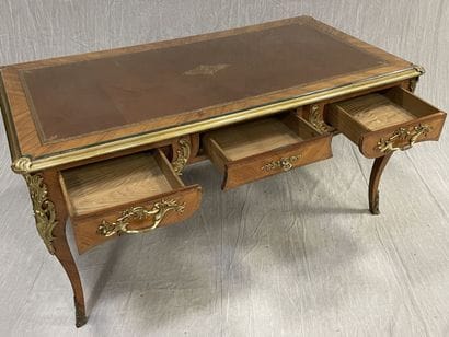 Flat desk in frieze of satin and rosewood,...
